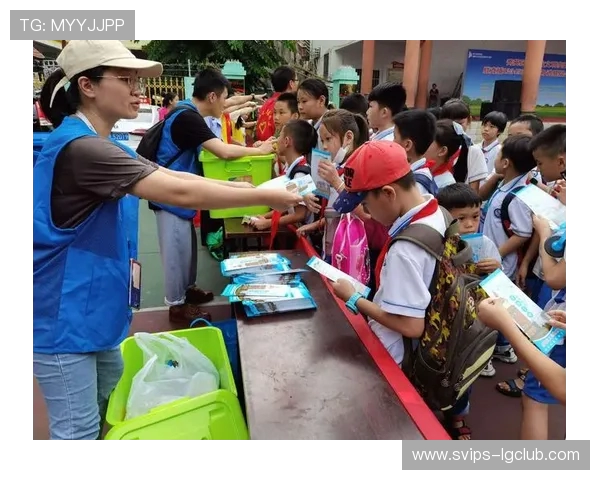 牟平穿拖鞋踢足球意外走红引发群众热议街头运动风潮新时代生态